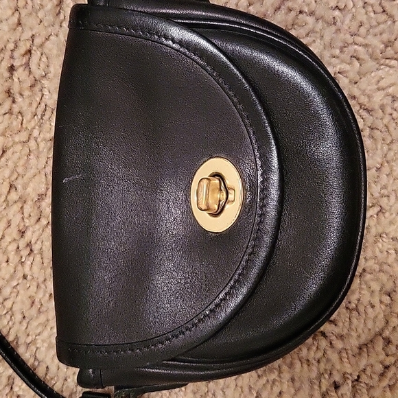 Coach Handbags - VINTAGE Coach
